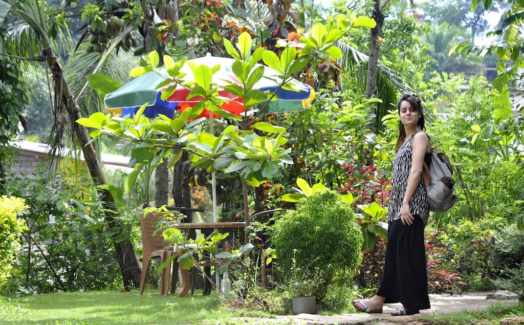 Haniffas Holiday Inn Kandy Eksteriør bilde